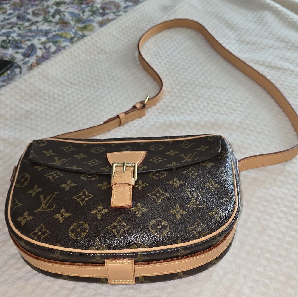 Authenticated Louis Vuitton Jeune Fille MM Monogram Crossbody Bag